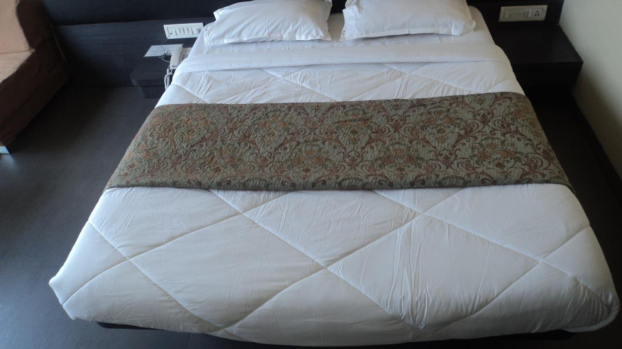 Royal Hills Hotel Bapane Eksteriør billede
